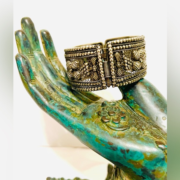Vintage Tribal Hinged Bangle with Floral & Beaded Motif pattern, mesh interior - Picture 3 of 7